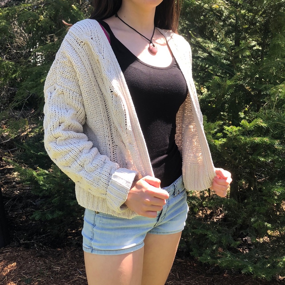Cropped chunky knit cardigan